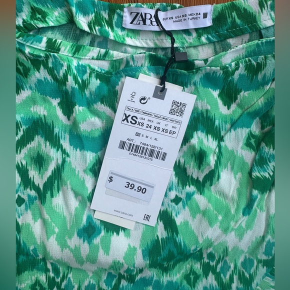 Green Patterned Ruffle Skort - Picture 2 of 3